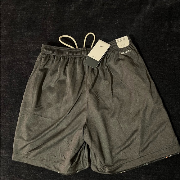 NIKE DRI-FIT STANDARD ISSUE REVERSIBLE BASKETBALL SHORTS Sz M - Picture 6 of 10